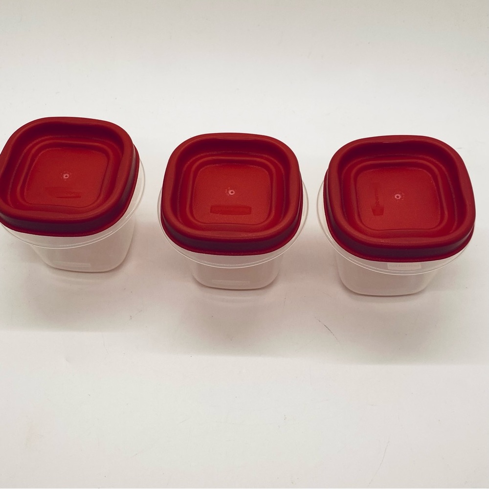 NWT Rubbermaid Red 3 XSmall (4 oz) Food Storage Containers